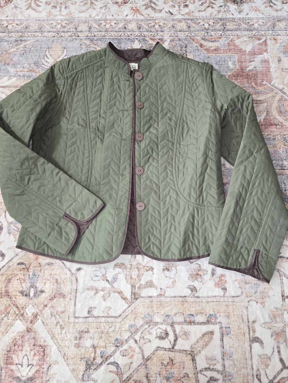 Quilted Olive Button-Front Shirt Jacket with Contrast Trim